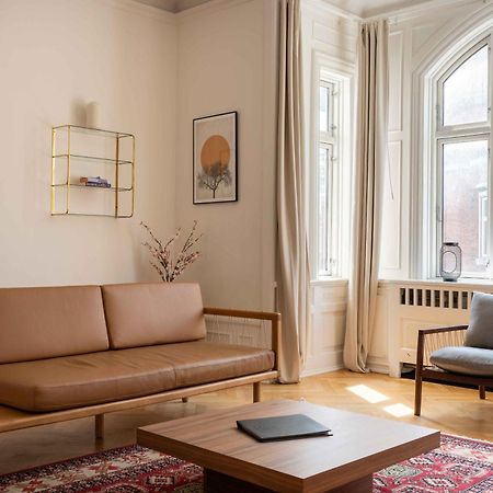 Lovely 3Br Manor Flat 5 Min From Tivoli Gardens Apartment Copenhagen Luaran gambar