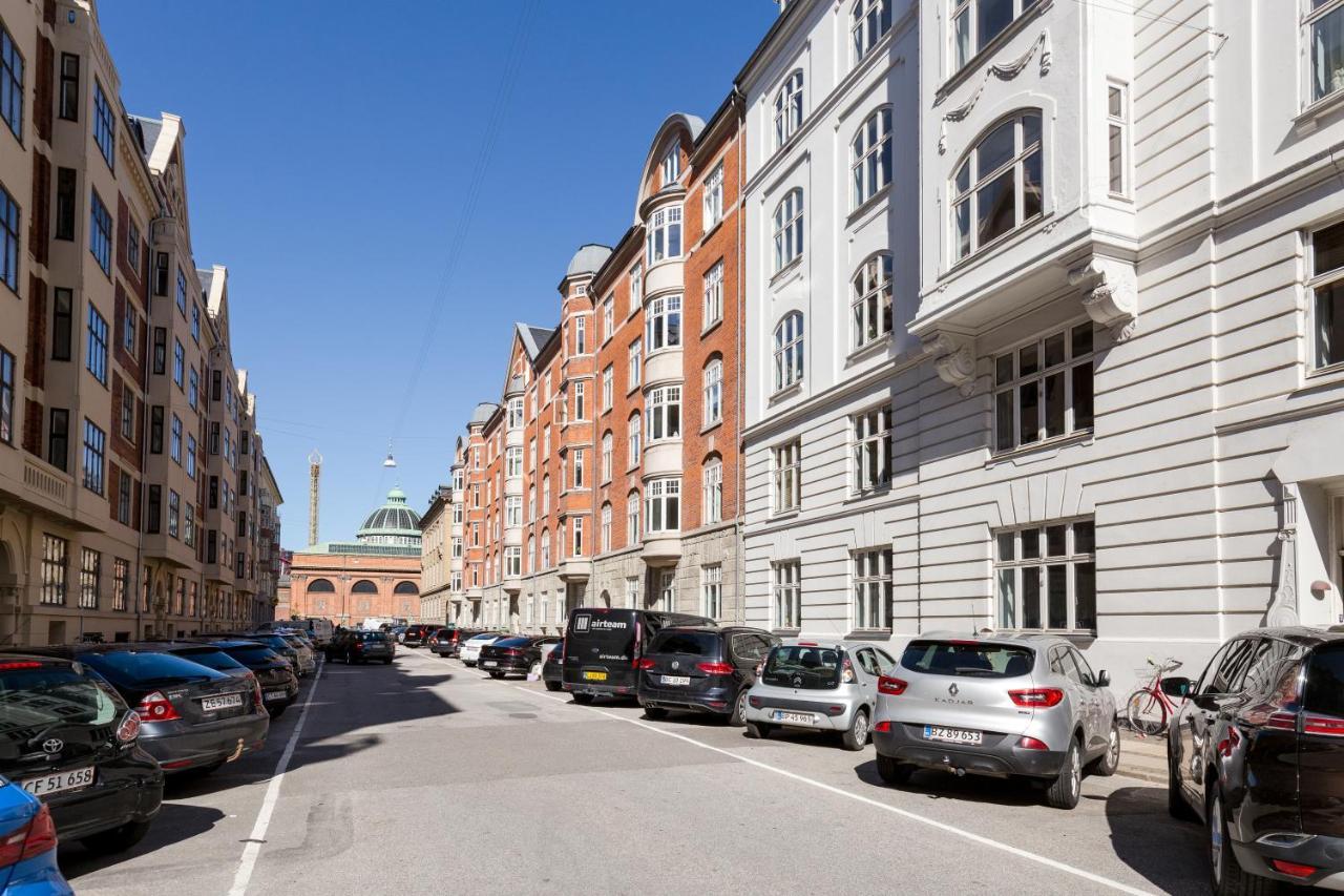 Lovely 3Br Manor Flat 5 Min From Tivoli Gardens Apartment Copenhagen Luaran gambar