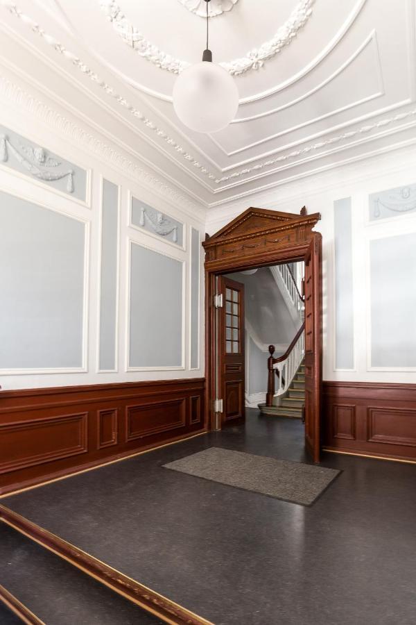 Lovely 3Br Manor Apartment 5 Min From Tivoli Gardens Copenhagen Luaran gambar