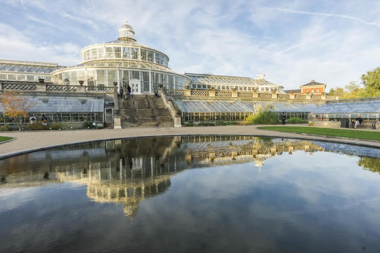 Lovely 3Br Manor Apartment 5 Min From Tivoli Gardens Copenhagen Luaran gambar