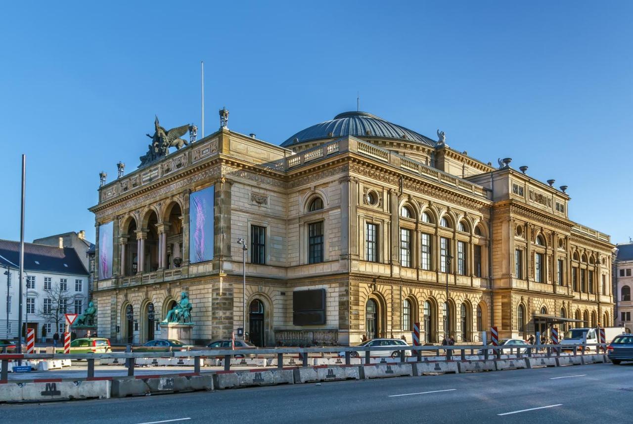Lovely 3Br Manor Apartment 5 Min From Tivoli Gardens Copenhagen Luaran gambar
