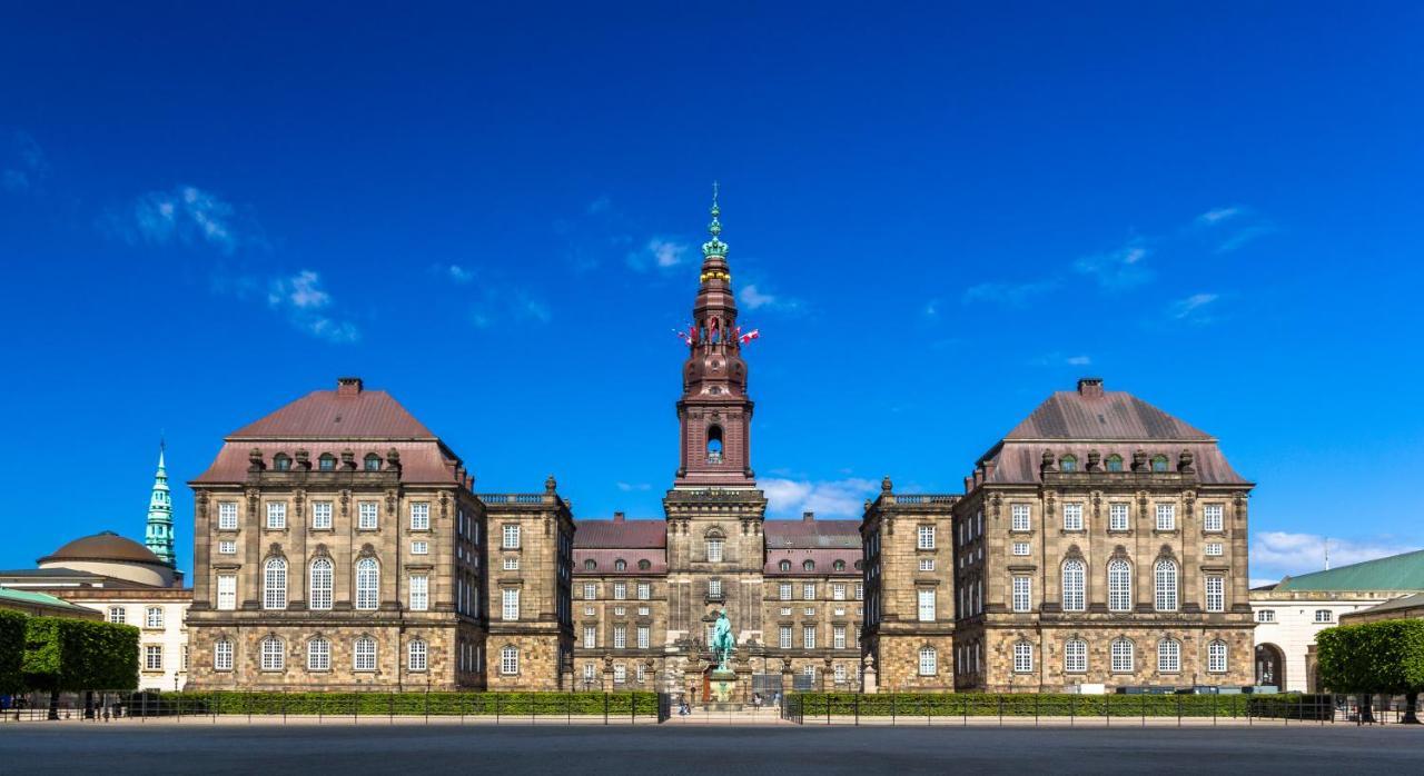 Lovely 3Br Manor Apartment 5 Min From Tivoli Gardens Copenhagen Luaran gambar