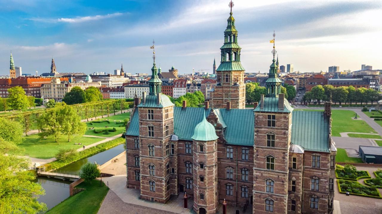 Lovely 3Br Manor Apartment 5 Min From Tivoli Gardens Copenhagen Luaran gambar