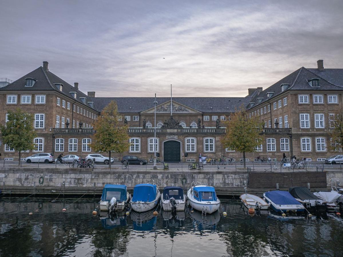 Lovely 3Br Manor Apartment 5 Min From Tivoli Gardens Copenhagen Luaran gambar