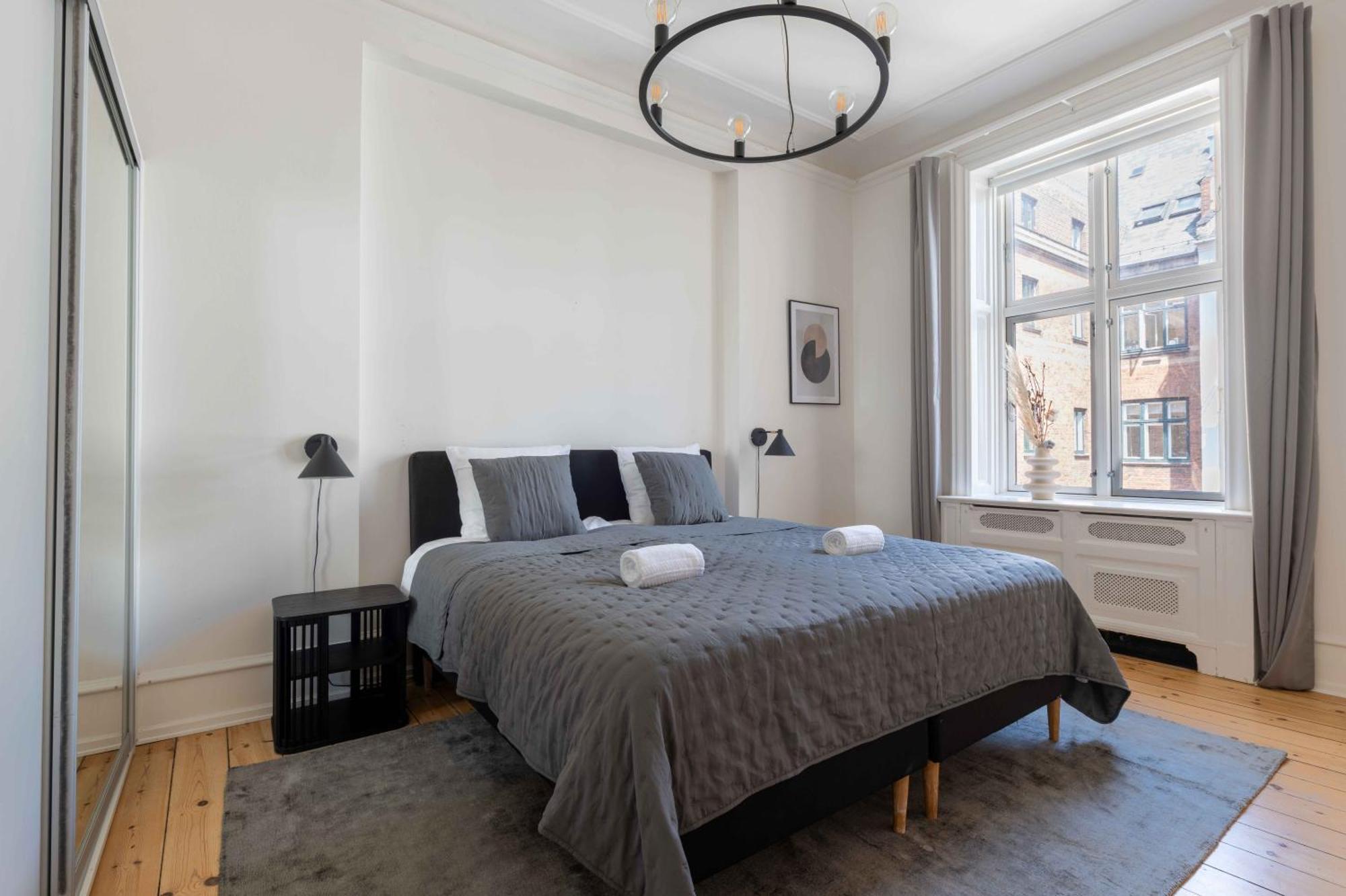 Lovely 3Br Manor Apartment 5 Min From Tivoli Gardens Copenhagen Luaran gambar