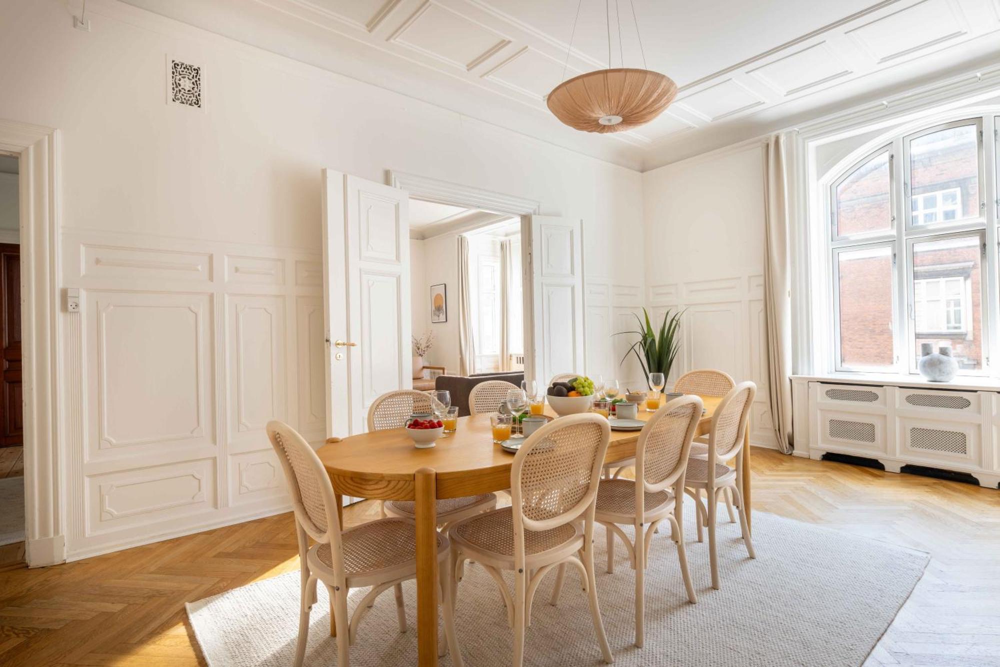 Lovely 3Br Manor Apartment 5 Min From Tivoli Gardens Copenhagen Luaran gambar