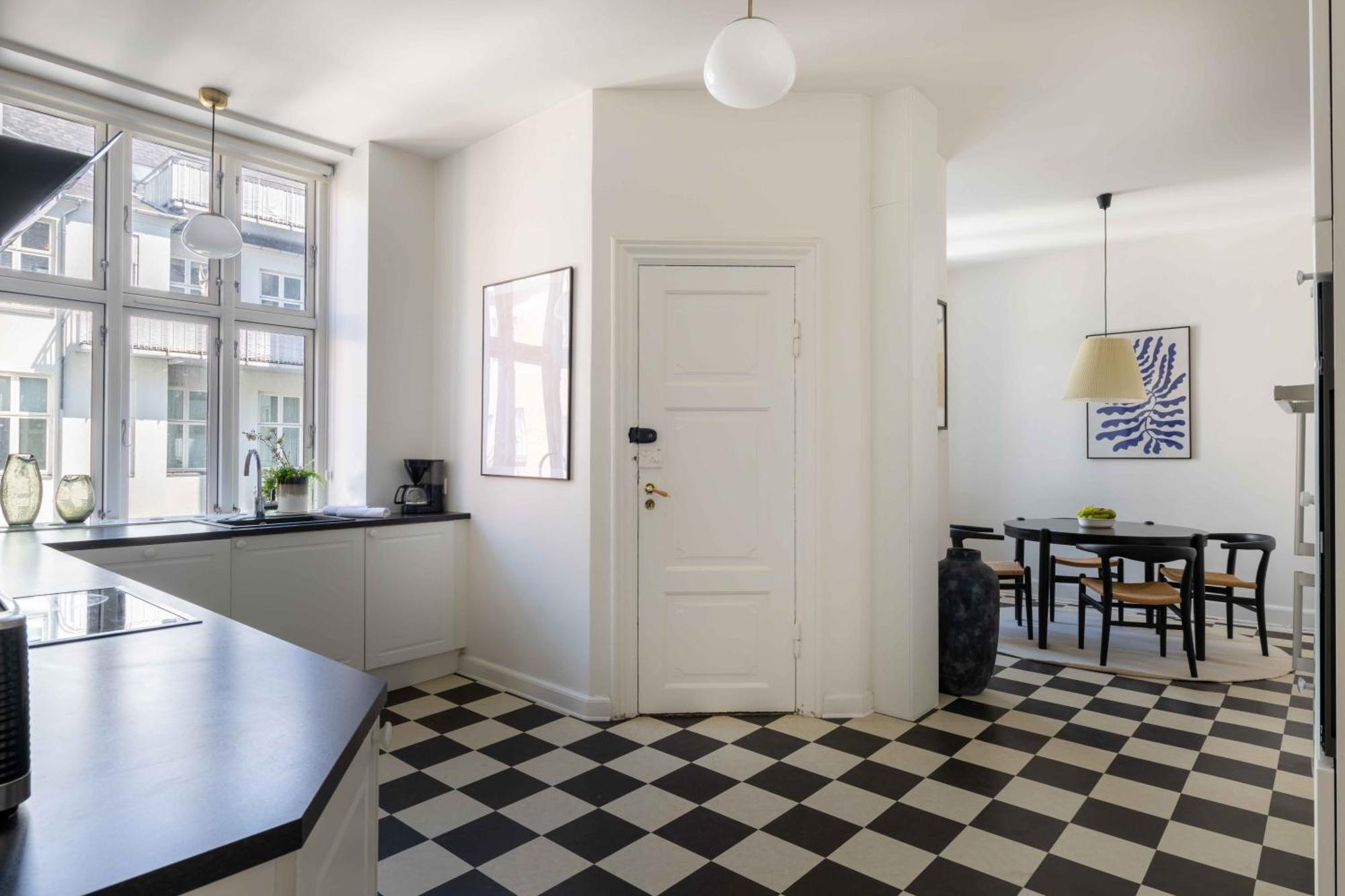 Lovely 3Br Manor Apartment 5 Min From Tivoli Gardens Copenhagen Luaran gambar