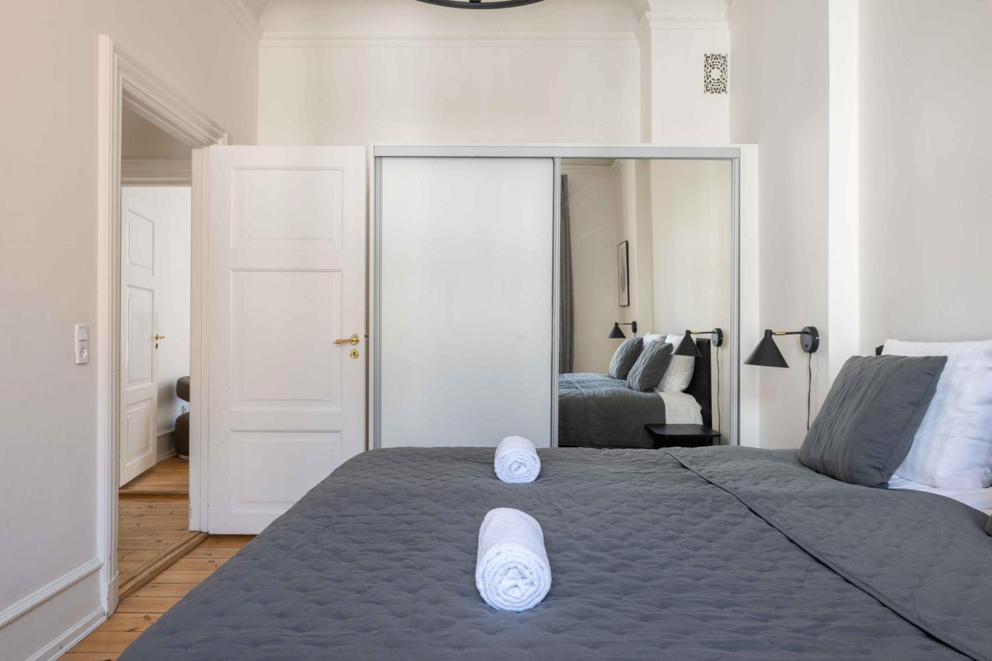 Lovely 3Br Manor Apartment 5 Min From Tivoli Gardens Copenhagen Luaran gambar